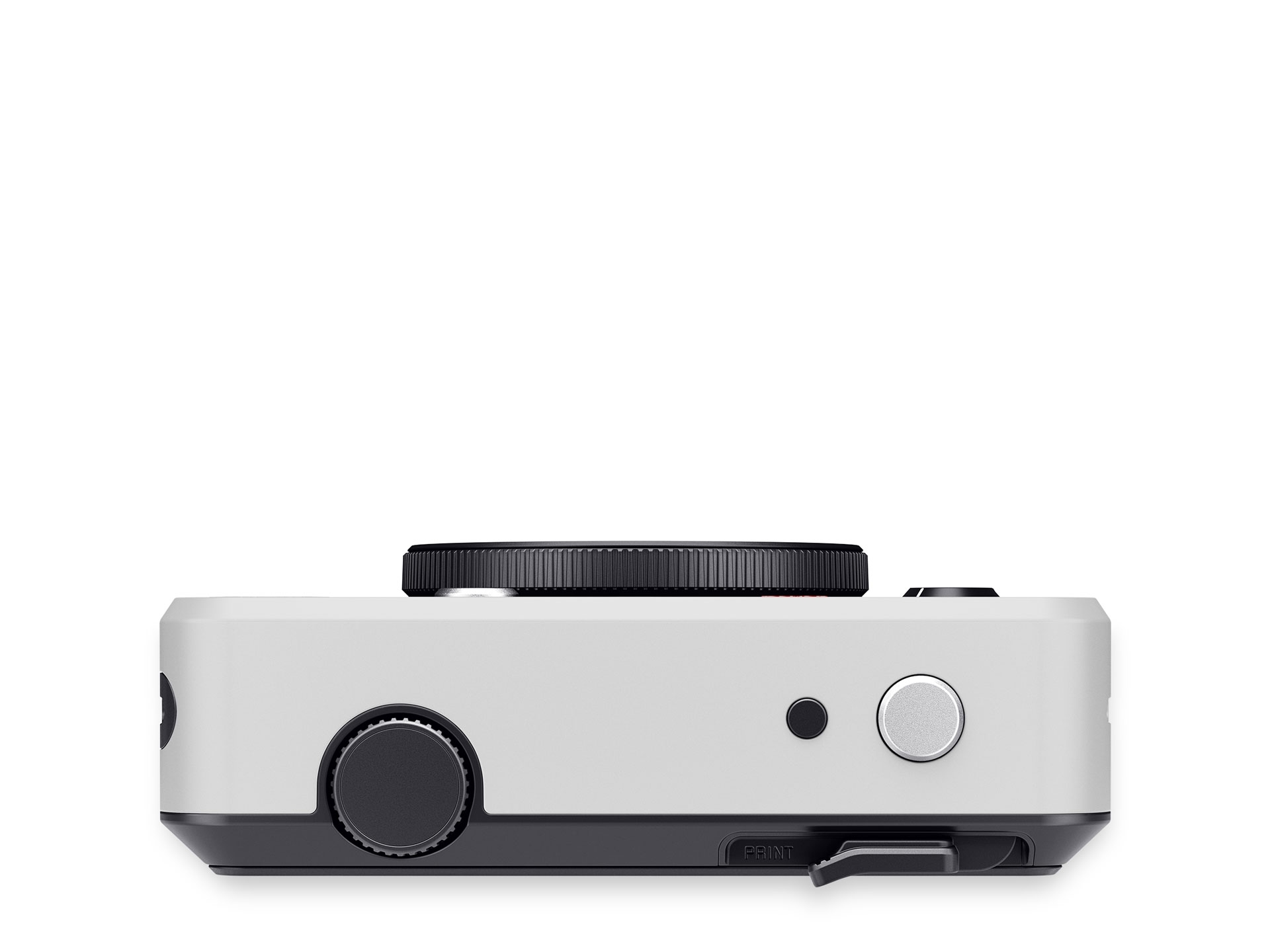 Die Oberseite einer minimalistischen, weiß-schwarzen Leica SOFORT 2 Hybrid-Sofortbildkamera, freigestellt auf einem weißen Hintergrund. Auf der mattweißen Oberseite befinden sich ein großer, silberner Auslöser, eine kleine schwarze Funktionstaste sowie ei
