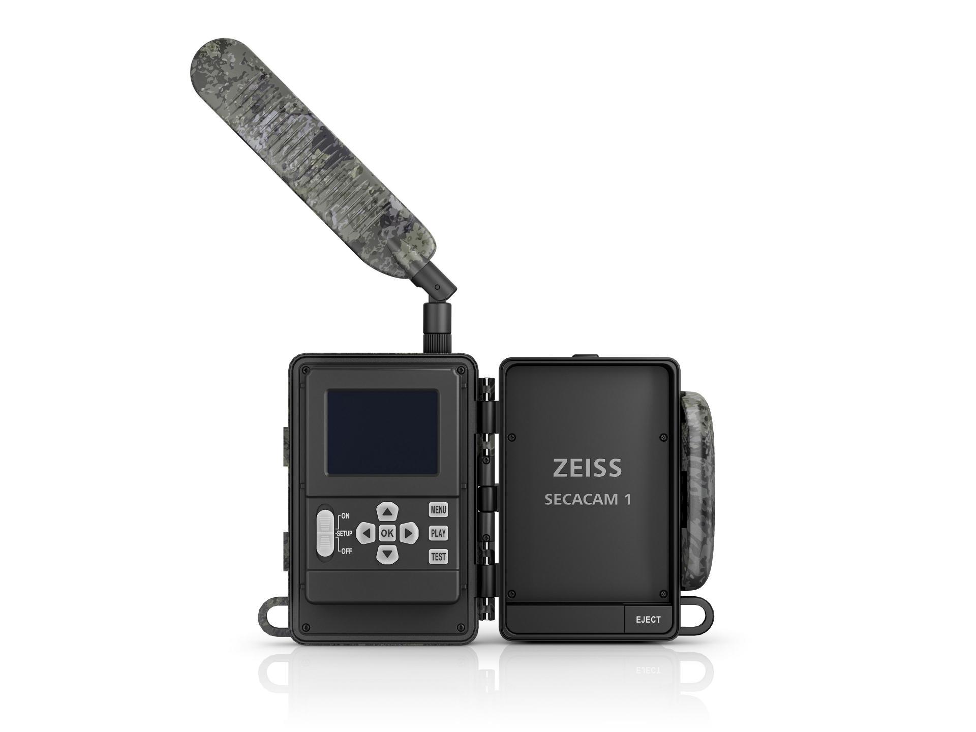 ZEISS Secacam 1 Wildkamera in schwarzer Ausführung mit Bedienelementen und Antenne vor weißem Hintergrund.