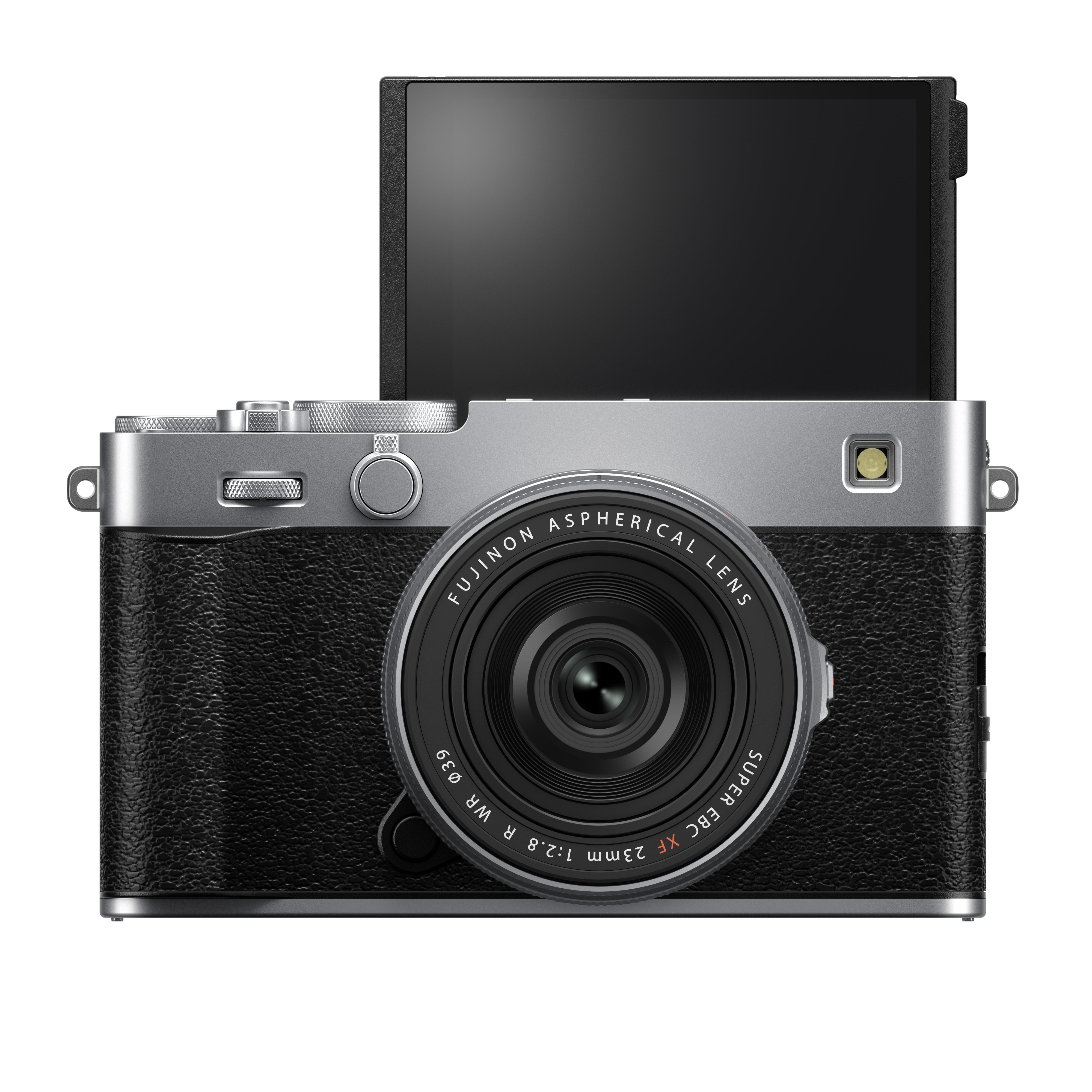 Silber-schwarze Fujifilm X-E5 spiegellose Systemkamera in der direkten Frontalansicht vor weißem Hintergrund, mit aufgesetztem kompakten, schwarzen Fujinon XF 23mm f/2 R WR Objektiv und einem nach oben um 180 Grad hochgeklappten LCD-Touchscreen-Display fü