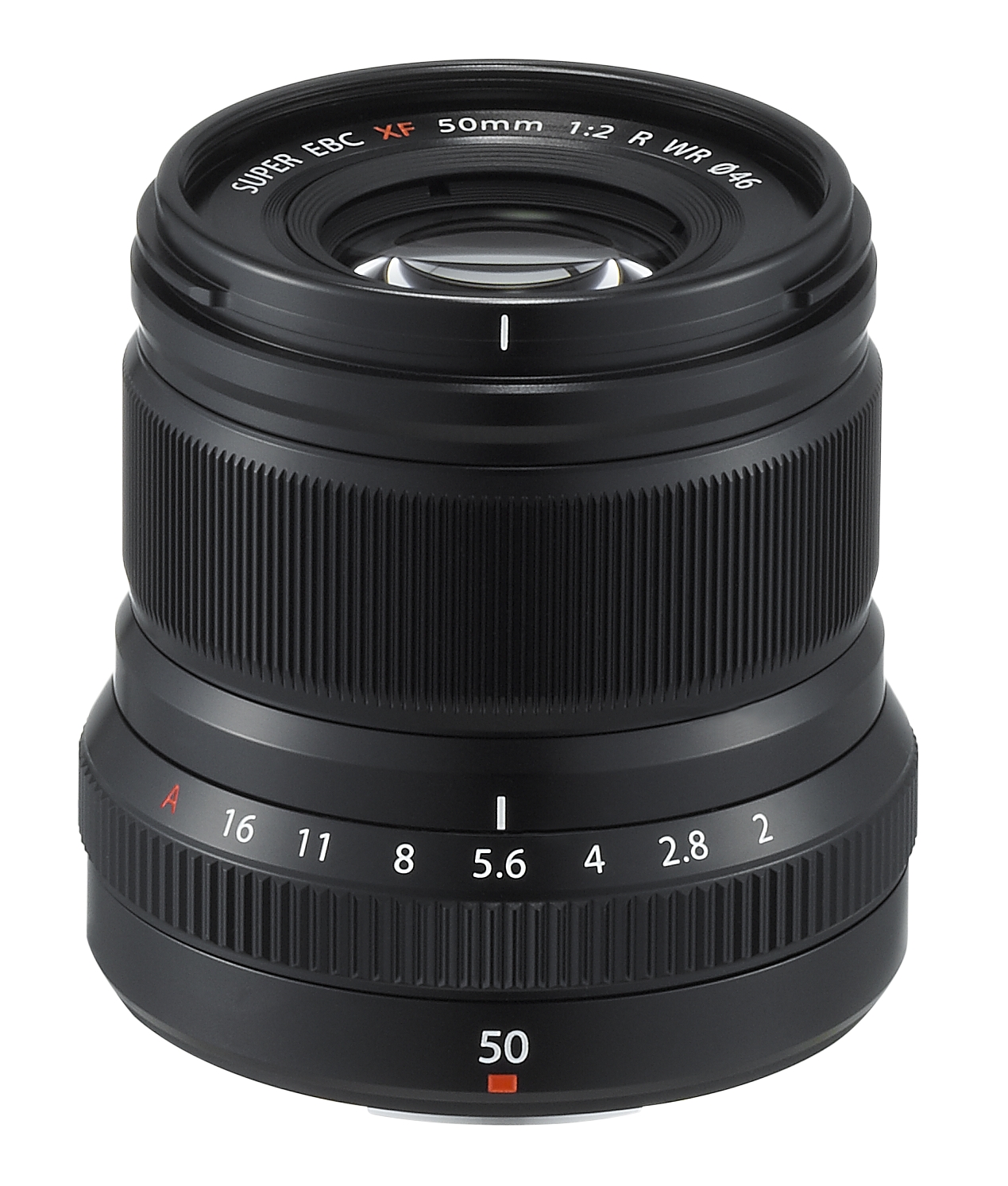 Schwarzes Fujifilm Fujinon XF 50mm f/2 R WR Kameraobjektiv, stehend in einer Studioaufnahme vor weißem Hintergrund, mit gut erkennbarem Blendenring, Fokusring und der Beschriftung Super EBC XF 50mm 1:2 R WR auf der Vorderseite.