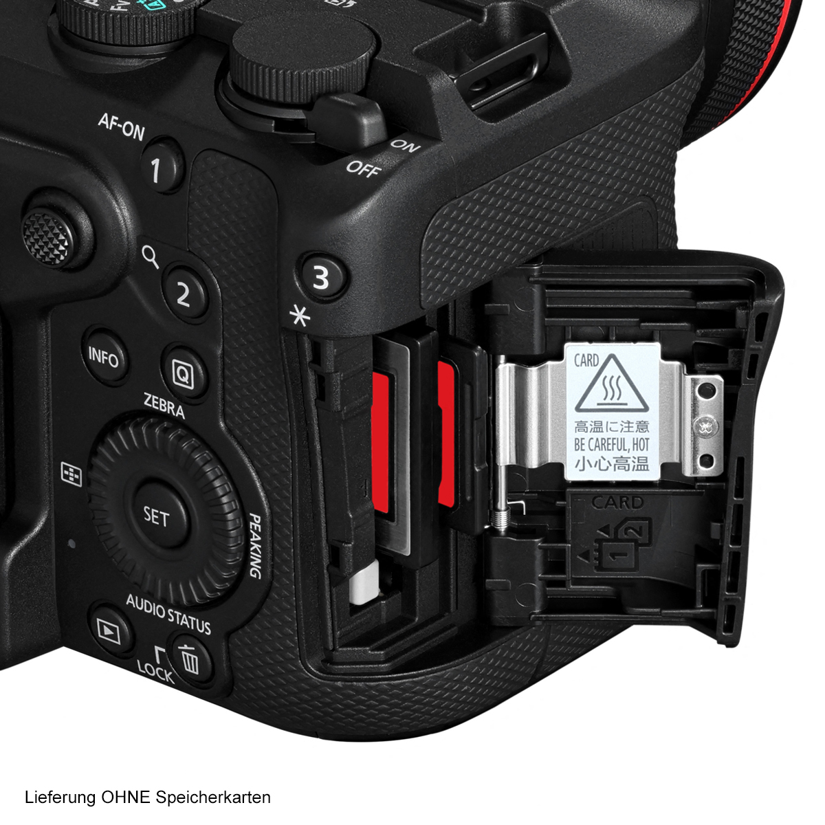 Detailaufnahme des geöffneten Speicherkartenfachs einer Canon EOS R6 V Systemkamera mit zwei eingesteckten CFexpress- und SD-Speicherkarten und sichtbarem Hitzewarnaufkleber auf der Klappeninnenseite vor weißem Hintergrund.
