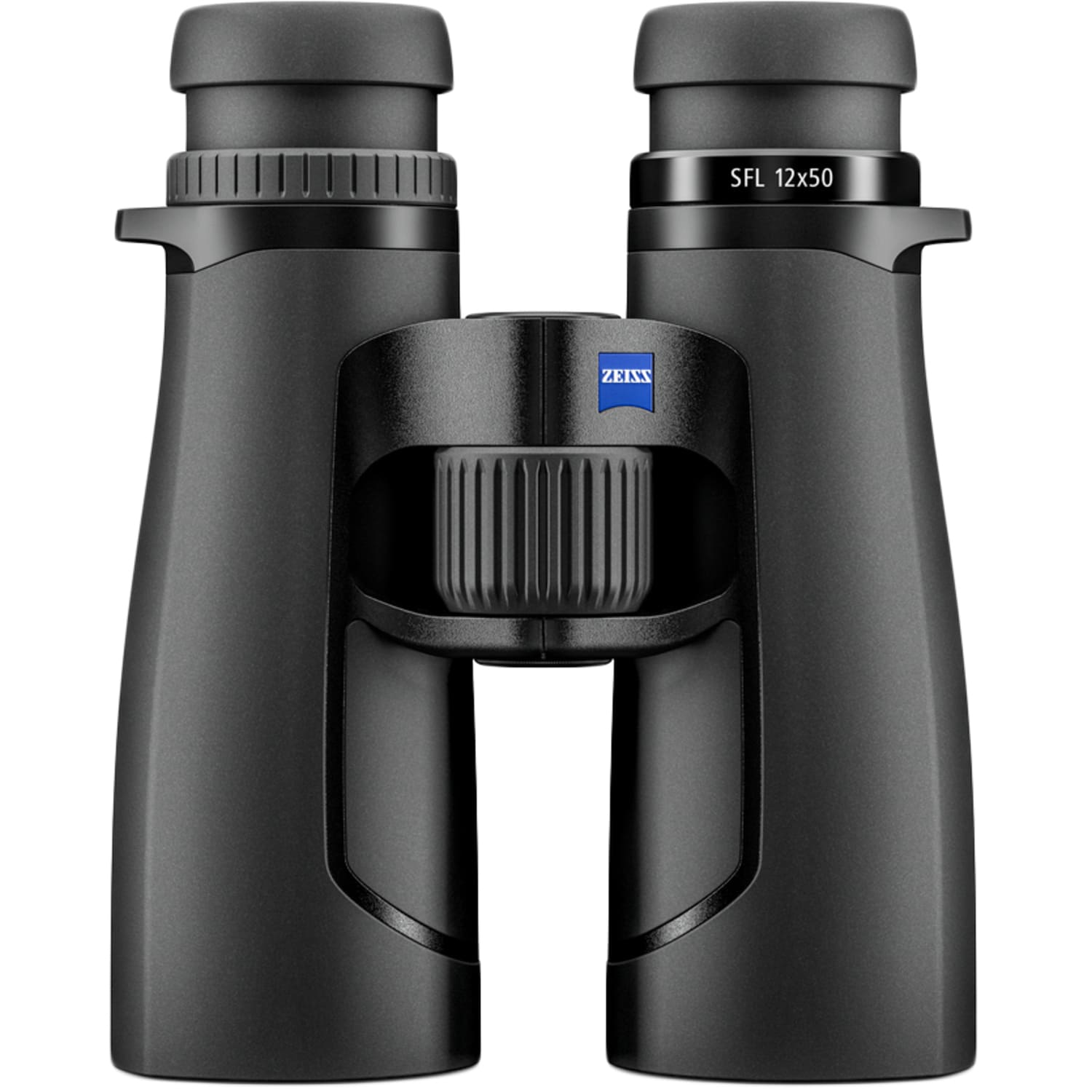 Ein schwarzes ZEISS SFL 12x50 Fernglas in der Frontalansicht, freigestellt auf einem weißen Hintergrund. Das ergonomische, schlanke Gehäuse zeigt das quadratische blaue ZEISS-Logo zentral auf der Brücke über dem großen, vertikal geriffelten Fokussierrad.