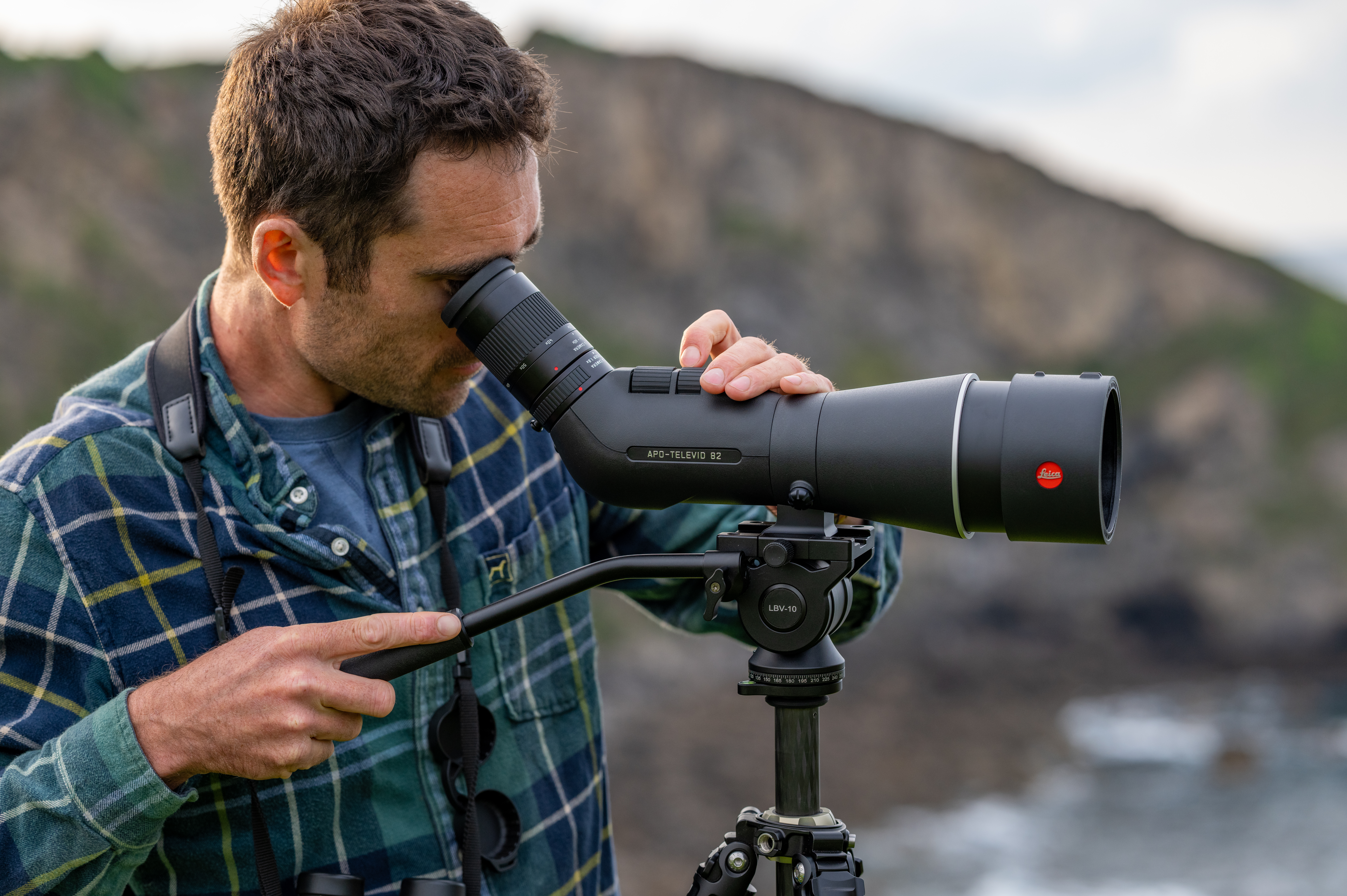 Leica APO-Televid 65 Set inkl. 25-50 Okular ASPH. (Neuheit) Travel-Kit inkl. Leica Tasche & Leica Stativ LV‑323C + BV‑10