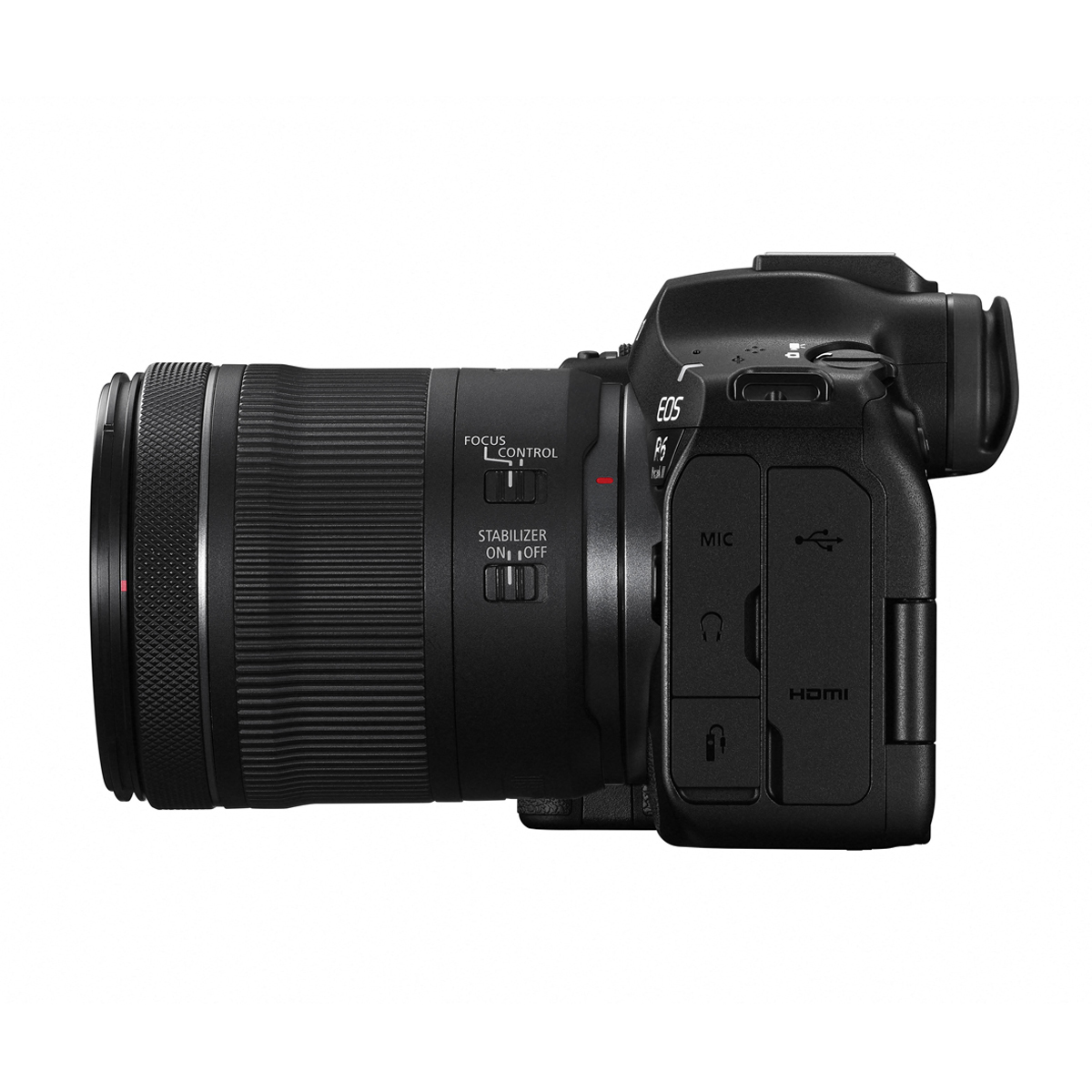 Seitenansicht der Canon EOS R6 Mark II DSLM-Kamera mit montiertem Canon RF 24-105mm f/4-7.1 IS STM Objektiv, Schaltern für Fokusmodus sowie Bildstabilisator und geschlossenen Anschlussabdeckungen auf weißem Hintergrund.