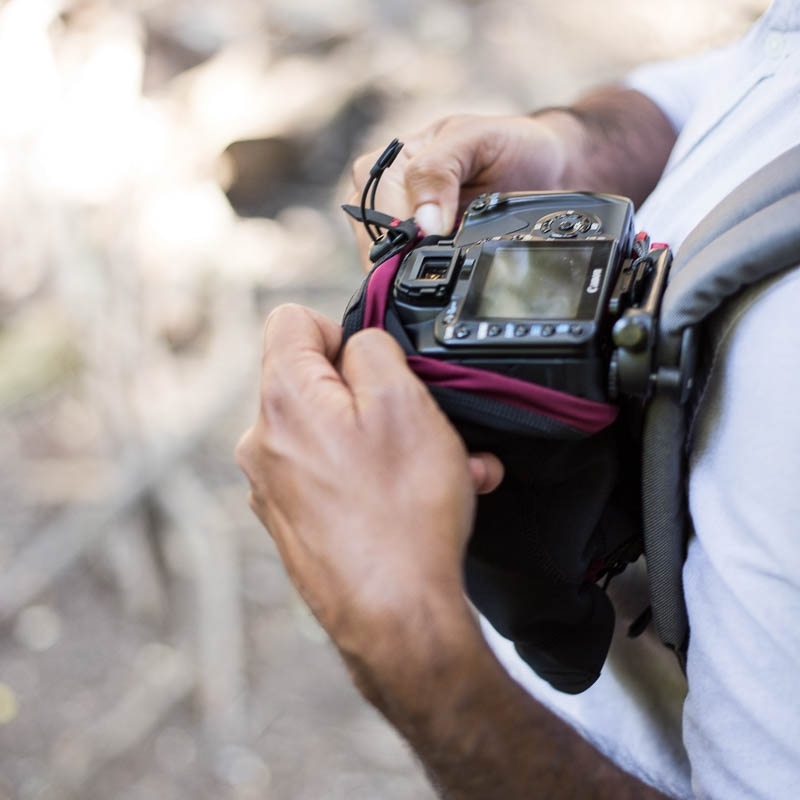 Peak Design Shell Small (S) - Wetterfeste Schutzhülle für große Profi-DSLRs oder Kameras mit Batteriegriff und Objektiv bis 9 cm