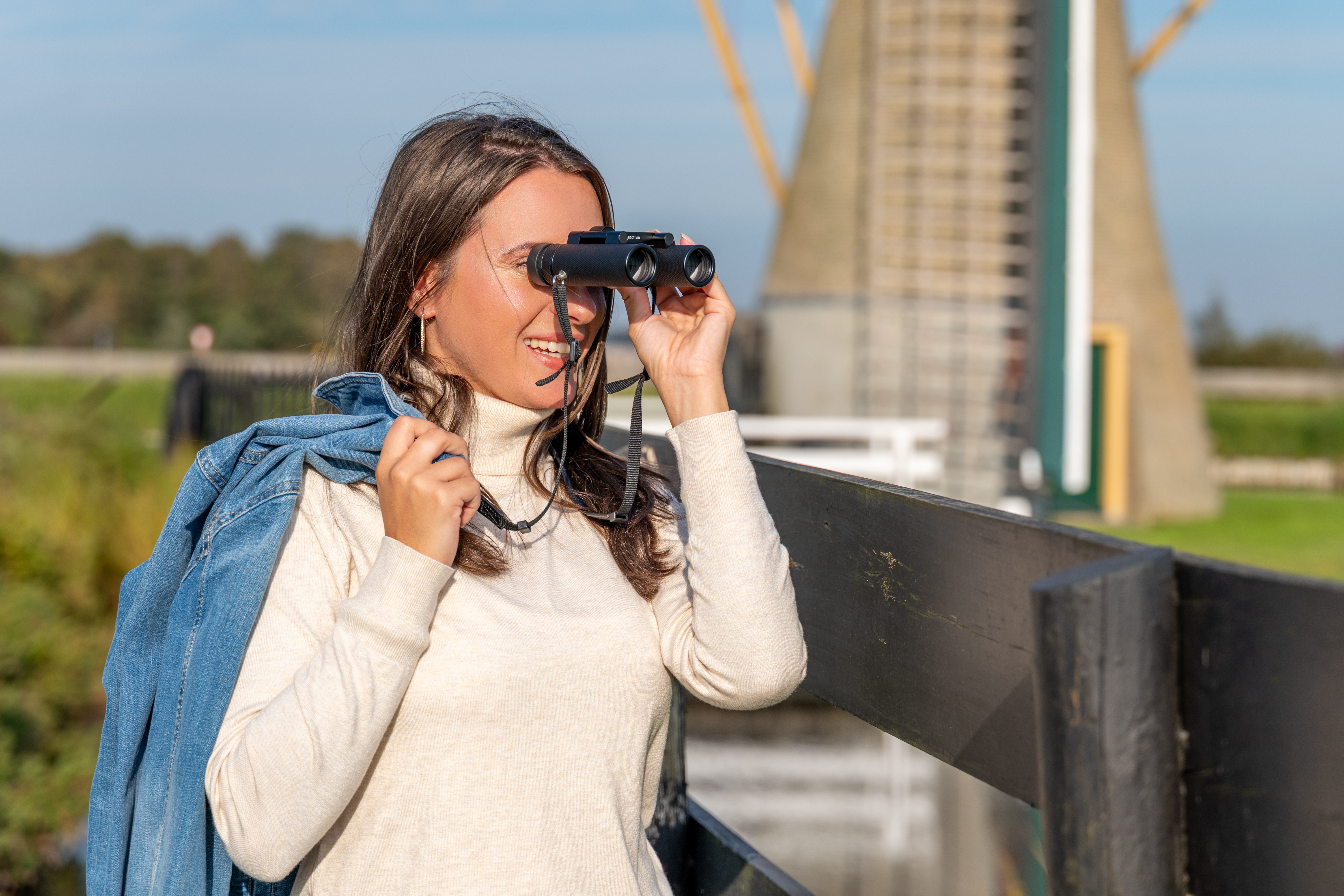 LEICA NOCTIVID COMPACT 10x25 (schwarz, gummiert) Demo-Modell, neuwertig