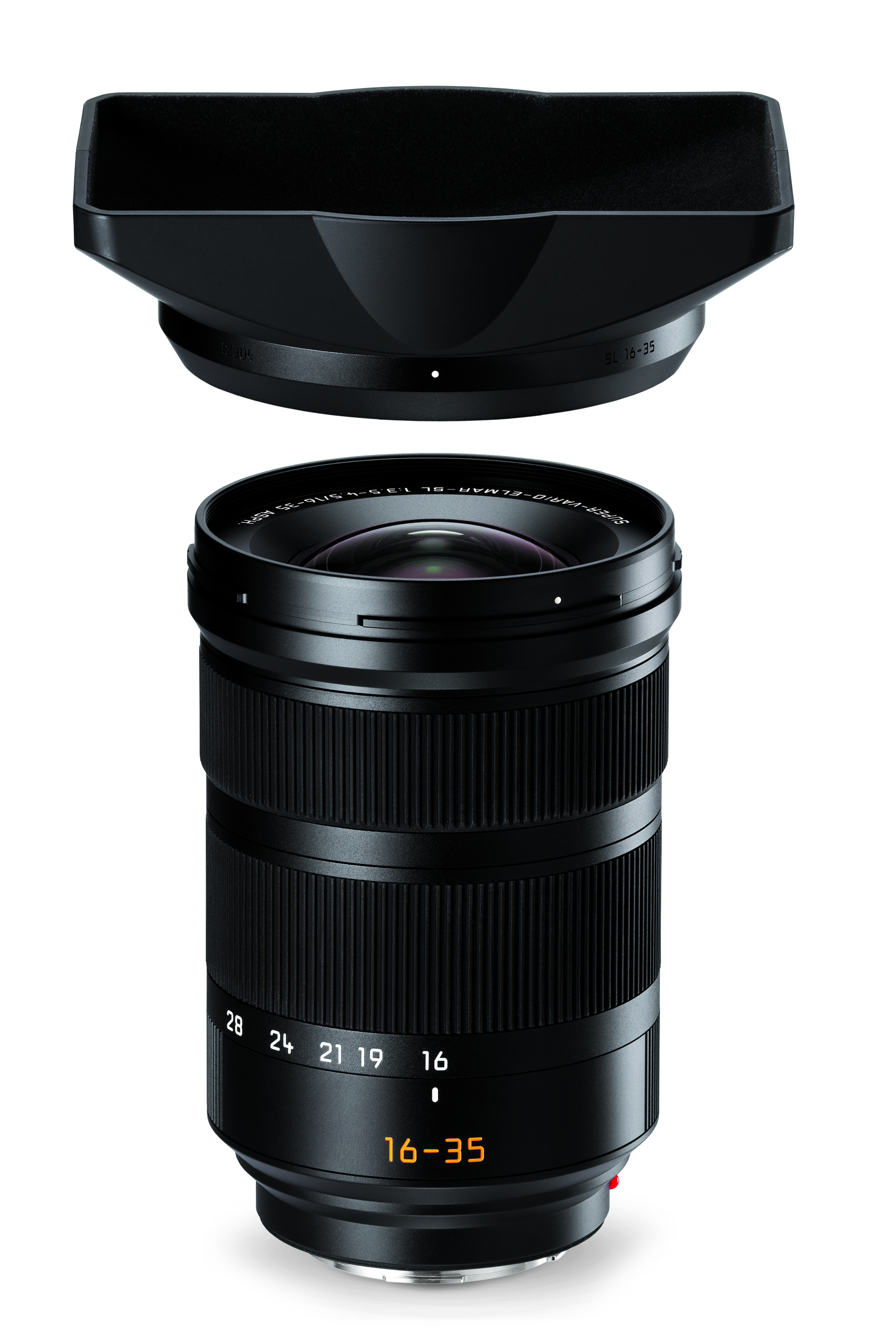 Schwarzes 16–35-mm-Zoomobjektiv mit abgenommener Gegenlichtblende, breiten geriffelten Einstellringen und sichtbarer Frontlinse vor weißem Hintergrund.