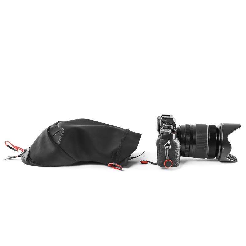 Peak Design Shell Small (S) - Wetterfeste Schutzhülle für große Profi-DSLRs oder Kameras mit Batteriegriff und Objektiv bis 9 cm