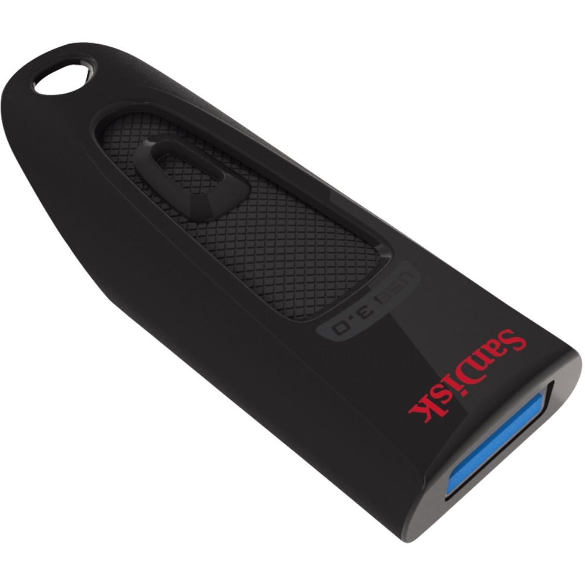Schräge Draufsicht eines schwarzen SanDisk Ultra USB 3.0 Flash Drives mit eingefahrenem USB-A-Anschluss, blauem Innenelement, rotem SanDisk-Schriftzug und gemusterter Schiebemechanismus-Taste auf weißem Hintergrund.