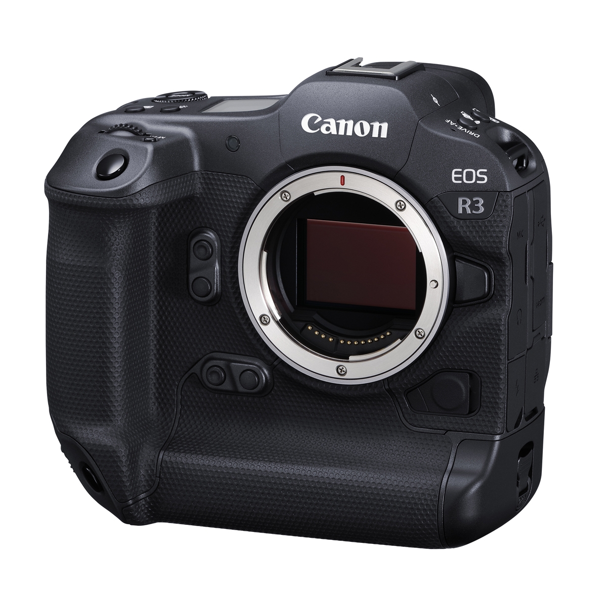Schwarze Canon EOS R3 Systemkamera ohne Objektiv in schräger Frontansicht. Sichtbar sind der RF-Bajonettanschluss, der Bildsensor, der integrierte Hochformatgriff und mehrere Bedienelemente.